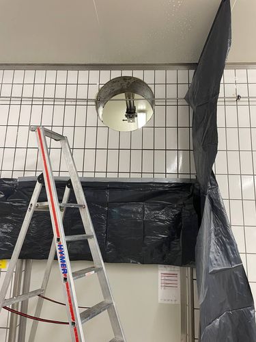 Kernbohrung in der Nähe für Sanitär- und Elektroinstallationen